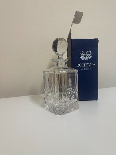 Bohemia crystal hand cut - hand,