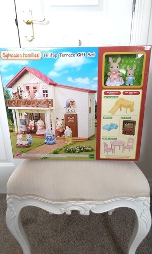 Sylvanian families hilltop - families,