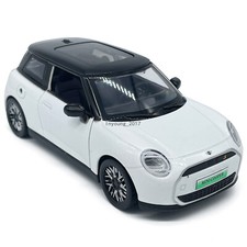 1:28 2024 BMW Mini Cooper