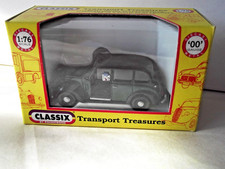 Classix M76845, Austin FX3 London Taxi Cab in black/bottle green - 1:76 scale