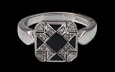 9ct White Gold 12 Old Cut
