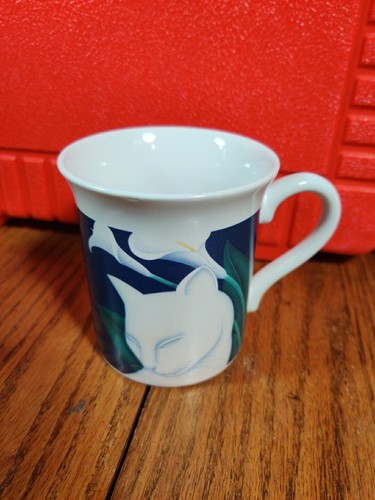 Vintage 1987 hallmark white - hallmark,