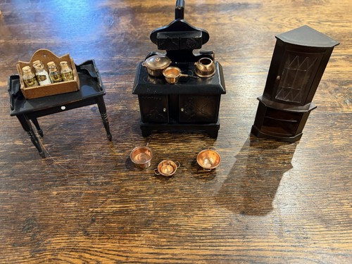 Vintage dolls house kitchen - dolls,