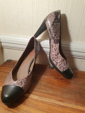 M & S Footglove Snakeprint