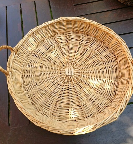 Round wicker tray one handle