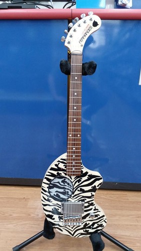 Fernandes built amp guitar - built-in,