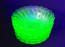 Vintage 1930s Bagley Carnival Swirl Uranium Green Glass Bowl, 5¼" / 13.5cm Dia.