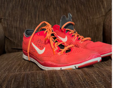 Womens Nike Free TR coral size