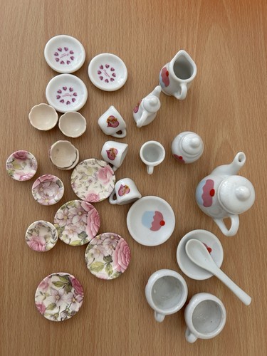 Dolls house plates and - dolls,