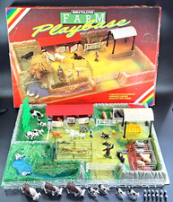 Britains 4711 - Farm Playbase with Additional Buildings, Animals & Accessories