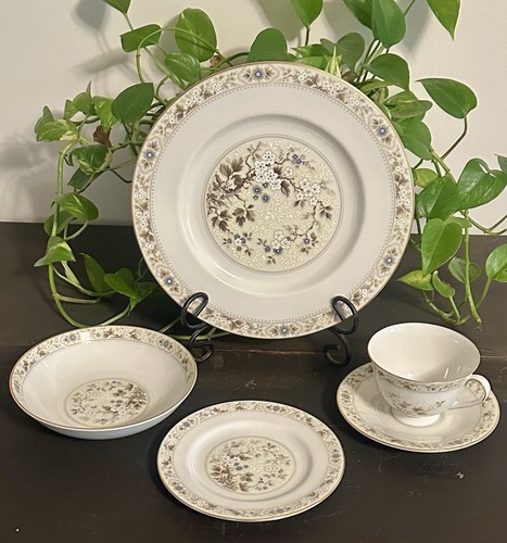Royal doulton mandalay - royal, 8”