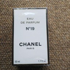 CHANEL Eau de Parfum No.19