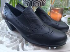 BNWOT PAVERS BLACK REAL LEATHER SLIP ON COURT SHOES. SIZE 41 (UK 8).