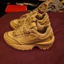 fila trainers size 4