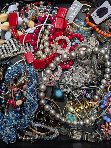 Vintag wcostume jewellery job - vintag,