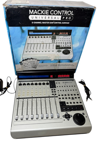 Mackie mcu pro - pro, universal