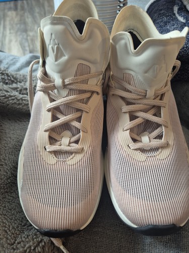 Vasque here mid walking boots - here,