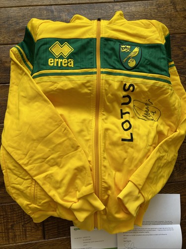Norwich city signed - city,