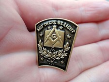 Pre-Owned Mason Freemason lapel badge Square Compass Let There Be Light #2