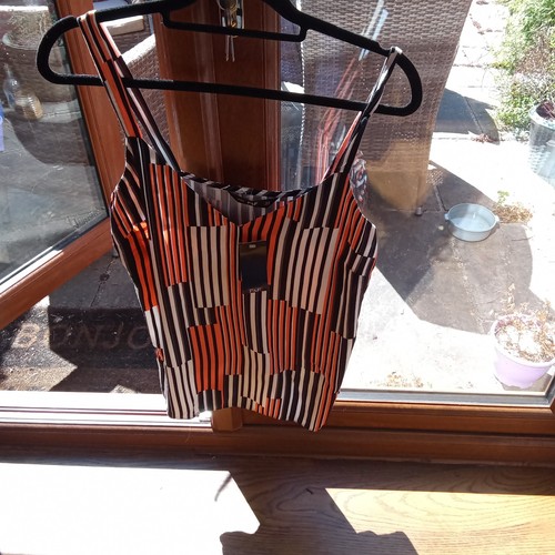 Vertical stripe body - 14, con
