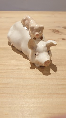 Beswick sow pig with - with, piglet