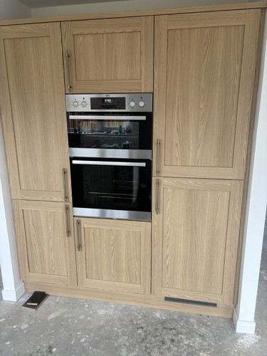 Howdens solid oak kitchen - solid,
