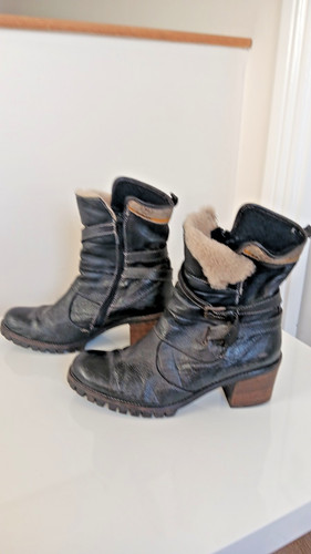 Used manas ladies zip - used, up