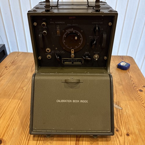 Vintage signal corps - corps, frequency
