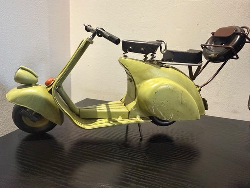 Model vespa scooter - scooter, vintage