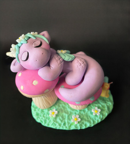 Sleeping dragon figurine - sleeping, •