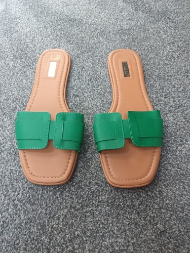 Green flip flops - green,