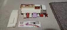 Diecast Pullback Caravan Model