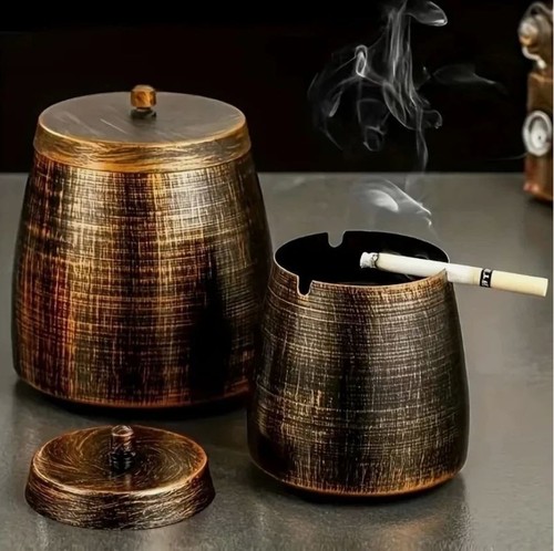 Outdoor ashtray with - lid, for