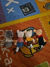 The 3 Little Pigs & Wolf Finger Puppets
