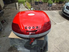 Givi V46 top box in red Ducati badged comes with 2 keys is a monokey fitment
