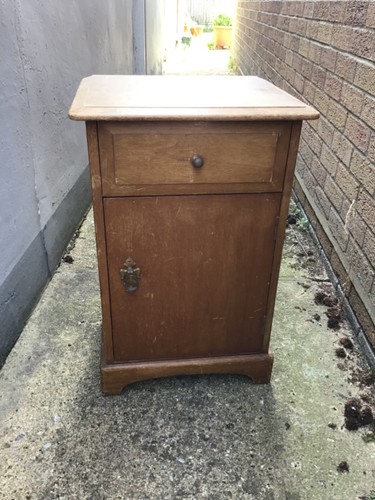 Stag bedside cupboard for