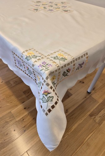 Square cream - 52",