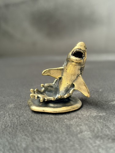 Jumping shark solid brass - solid,
