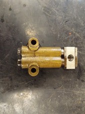 VINTAGE TRIUMPH MOTORCYCLE OIL PUMP GS35