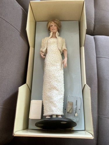 Vintage franklin mint - mint, diana