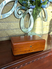 Vintage Lane Furniture Chest