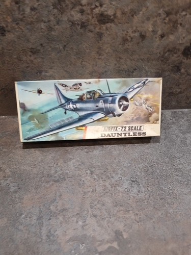 Airfix dauntless vintage - dauntless,