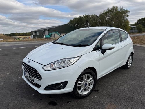 Ford fiesta 25l zetec white - 1.25l,