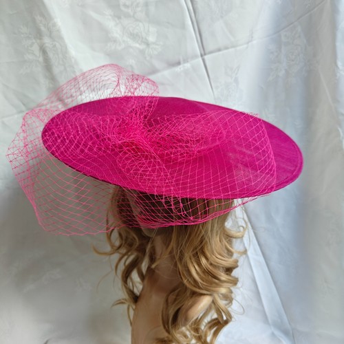 Dark pink veil - , veiling