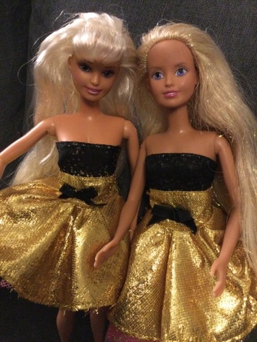 Two vintage sindy dolls in - vintage,
