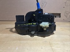 VAUXHALL ASTRA J INSIGNIA MOKKA REAR DOOR LOCK 3023880 RH2