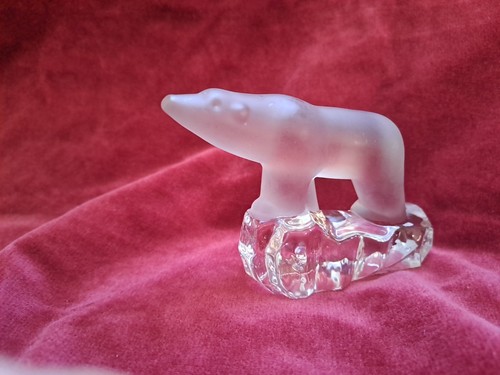 Vintage glass polar bear - glass,