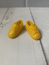 Vintage Sindy Doll Yellow Shoes Trainers Pedigree (S9R)
