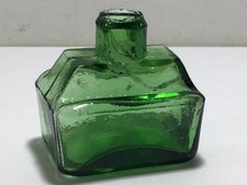 Nice EMERALD GREEN Coloured WHITE SODA SWIRLS Old BOAT Victorian Ink Bottle