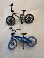 Vintage Flick Trix Schwinn And Mako Lot of 2 BMX Finger Bikes